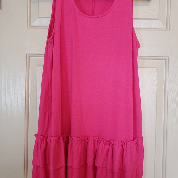 Zenana Outfitters Tops - Pink ruffle long tank size XL
